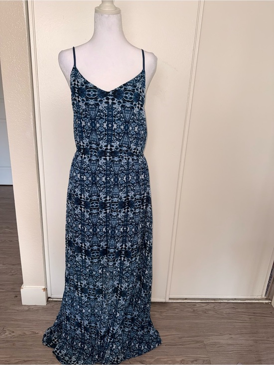 Abercrombie & Fitch Dresses & Skirts - 145. Abercrombie & fitch Blue and white floral maxi dress
